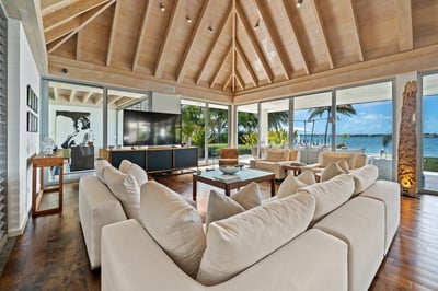 Luxury Villa Photo #12
