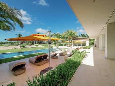 Large luxury villa with full staff and ocean views