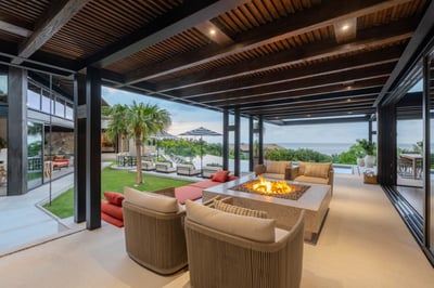 Luxury Villa Photo #26
