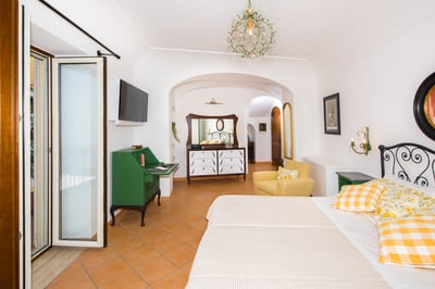 Luxury Villa Photo #11