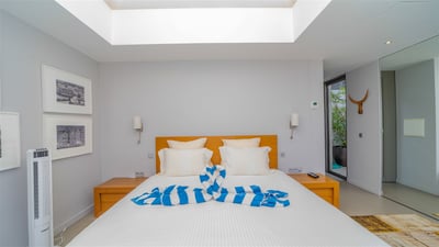 Bedroom 2: King size bed, air conditioning, safe, HD-TV, Dish Network. Ensuite bathroom with rain sh
