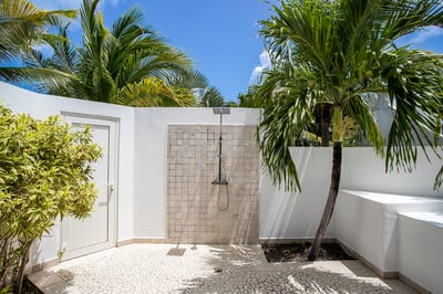 Luxury Villa Photo #40