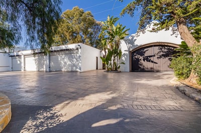Luxury Villa Photo #39