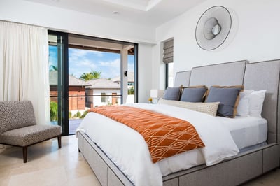 Luxury Villa Photo #18