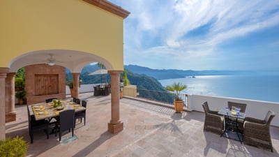 Luxury Villa Photo #7