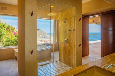 Luxury Villa Photo #31