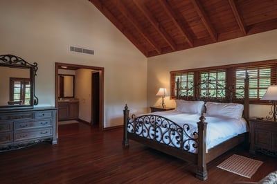 Luxury Villa Photo #34