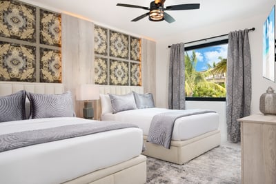 Luxury Villa Photo #27