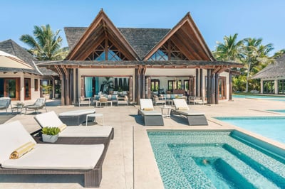 Luxury Villa Photo #15