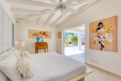 Luxury Villa Photo #40