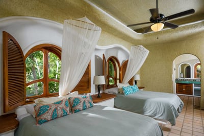 Luxury Villa Photo #13