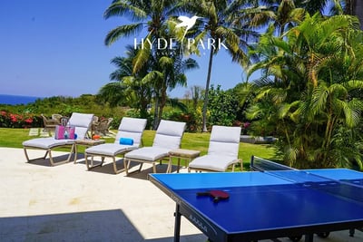 Luxury Villa Photo #3