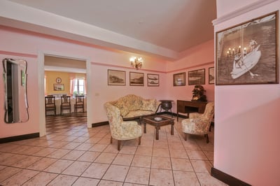 Luxury Villa Photo #13