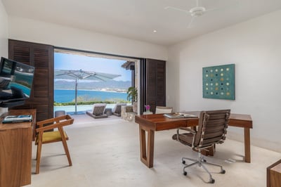 Luxury Villa Photo #21