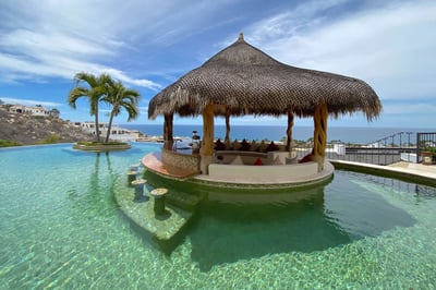 Luxury Villa Photo #12