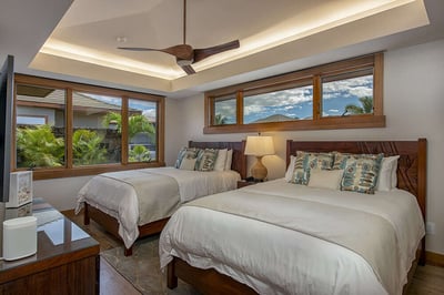 Luxury Villa Photo #17