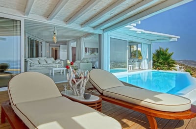 Luxury Villa Photo #3