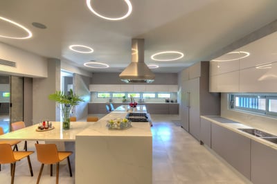 Luxury Villa Photo #18