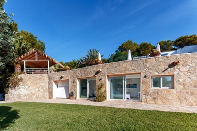 Luxury Villa Photo #13