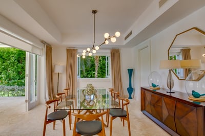 Luxury Villa Photo #6