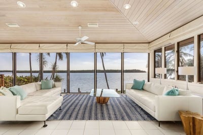 Luxury Villa Photo #16