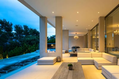 Luxury Villa Photo #4