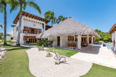 Luxury Villa Photo #13