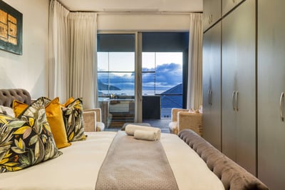 Luxury Villa Photo #23