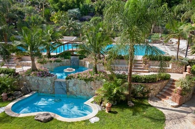 Luxury Villa Photo #3
