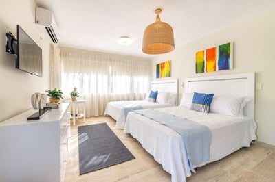 Luxury Villa Photo #17