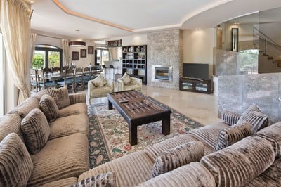Luxury Villa Photo #17