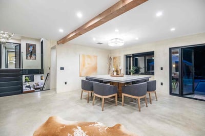 Luxury Villa Photo #23