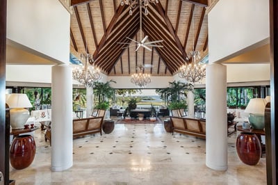 Luxury Villa Photo #11