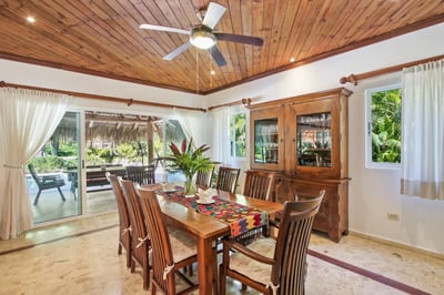 Luxury Villa Photo #17
