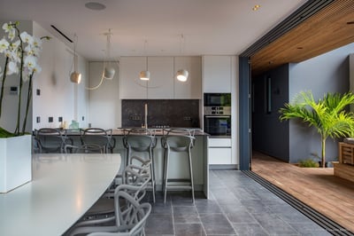 Kitchen & Dining Area