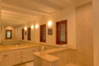 Luxury Villa Photo #20