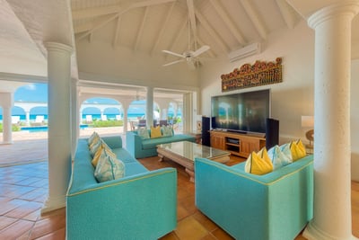 Luxury Villa Photo #9