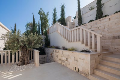 Luxury Villa Photo #36