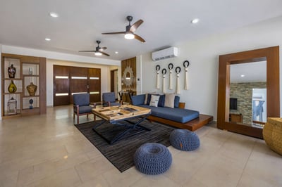 Luxury Villa Photo #47