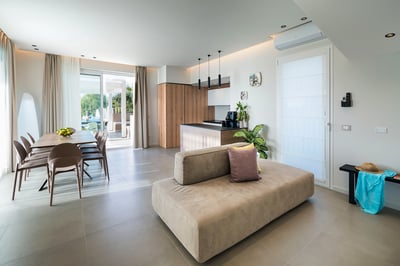 Luxury Villa Photo #32