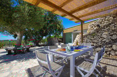 Luxury Villa Photo #15
