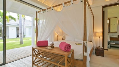 Luxury Villa Photo #46