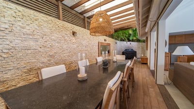 Luxury Villa Photo #9