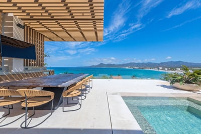 Luxury Villa Photo #16