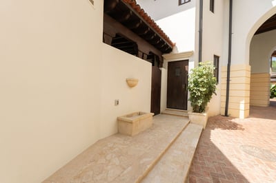 Luxury Villa Photo #22
