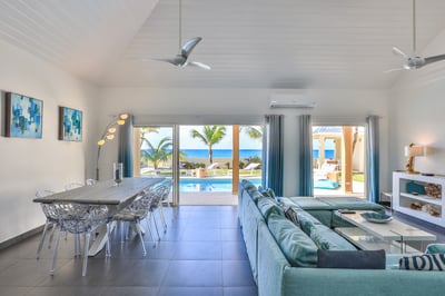 Luxury Villa Photo #23