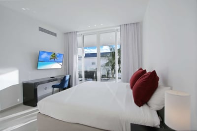 Luxury Villa Photo #46
