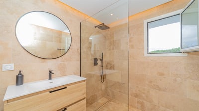 Luxury Villa Photo #30