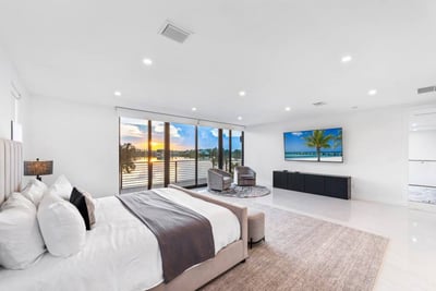 Luxury Villa Photo #23