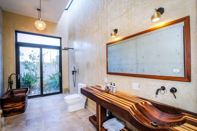Luxury Villa Photo #41